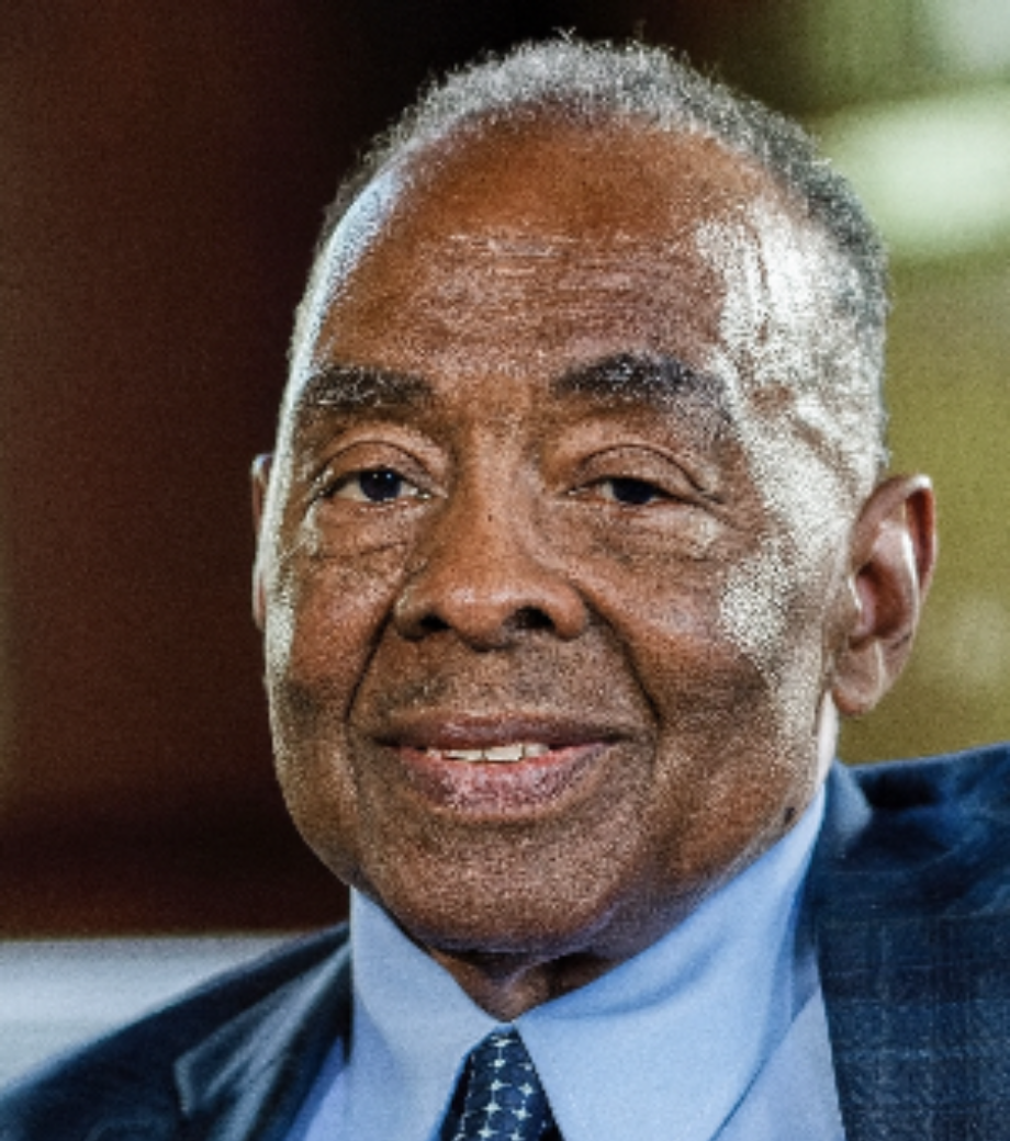 Portrait of Robert Smith MD, CEO, DABFM