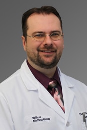 Honors Thomas A. Tomczyk, MD, for Excellence in Surgery and Resident Mentorship